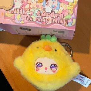 Liila Garden Tea party Mini-  Banana Chicken